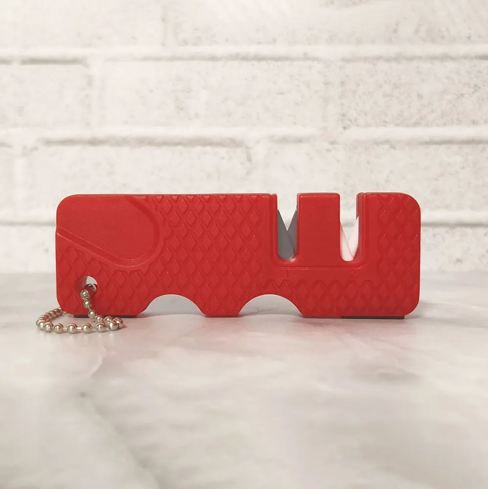 Aiguiseur de Couteaux - MiniOutdoorsKnifeSharpener™ - Rouge - KingTrekking
